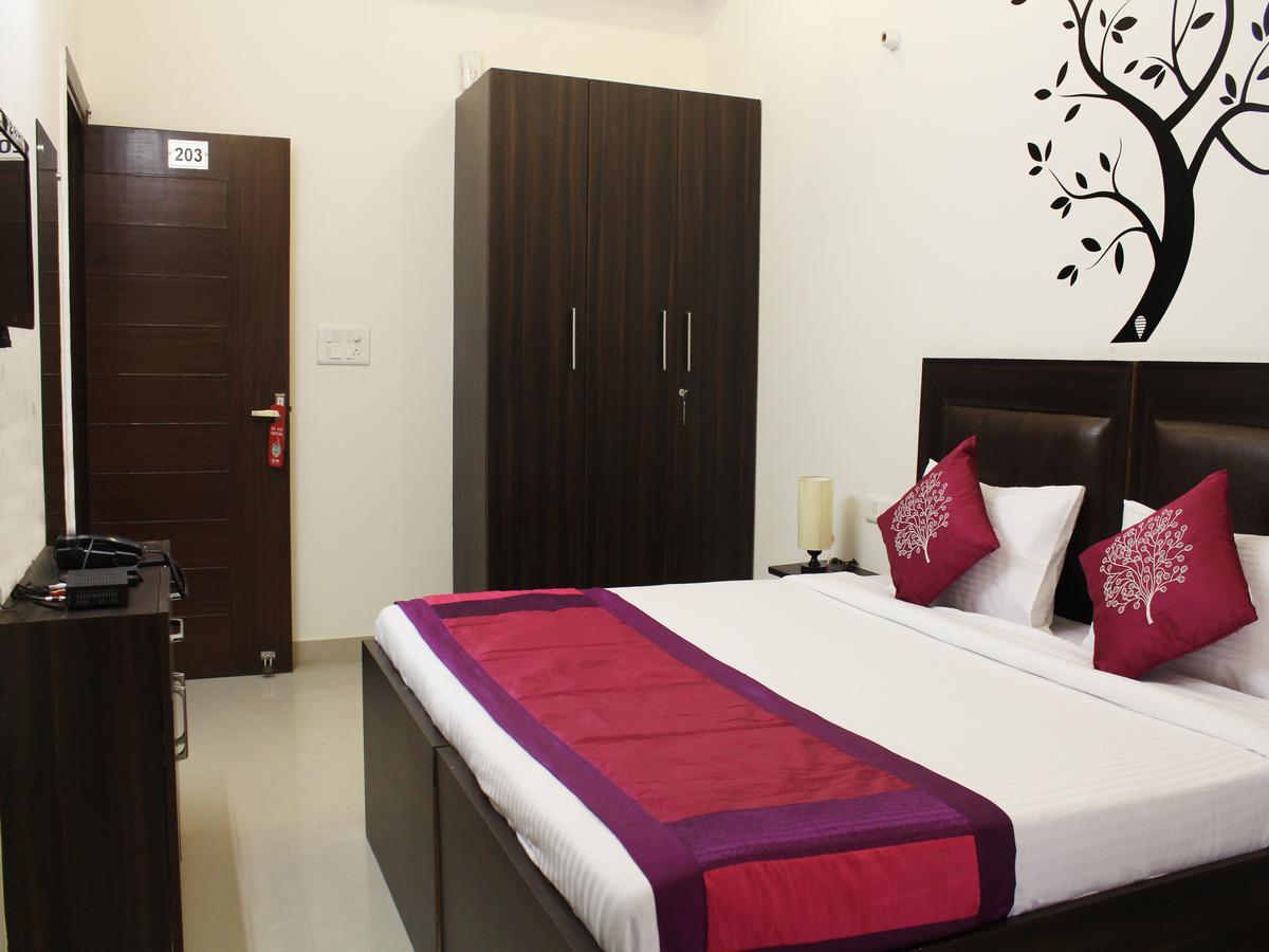 Oyo 2384 Hotel Epic Inn Gurgaon Exteriör bild