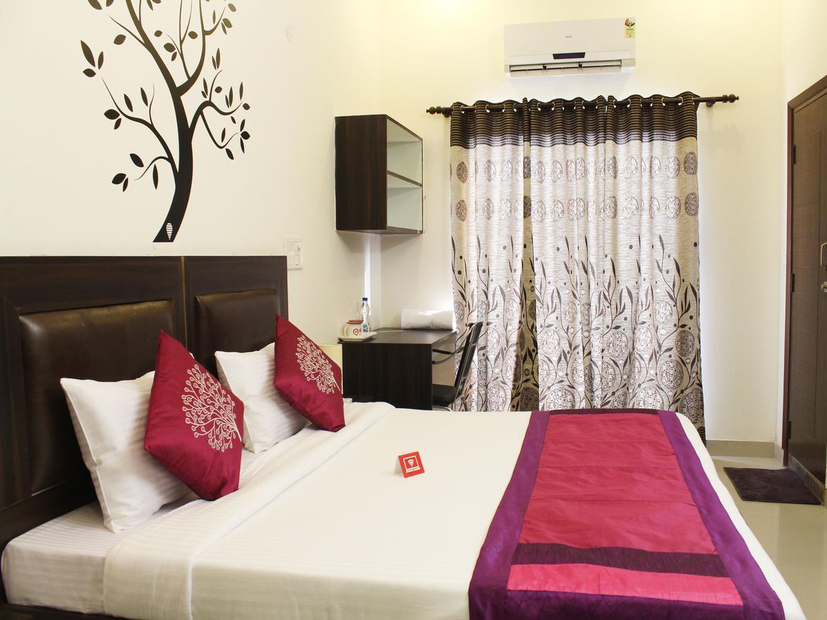 Oyo 2384 Hotel Epic Inn Gurgaon Exteriör bild