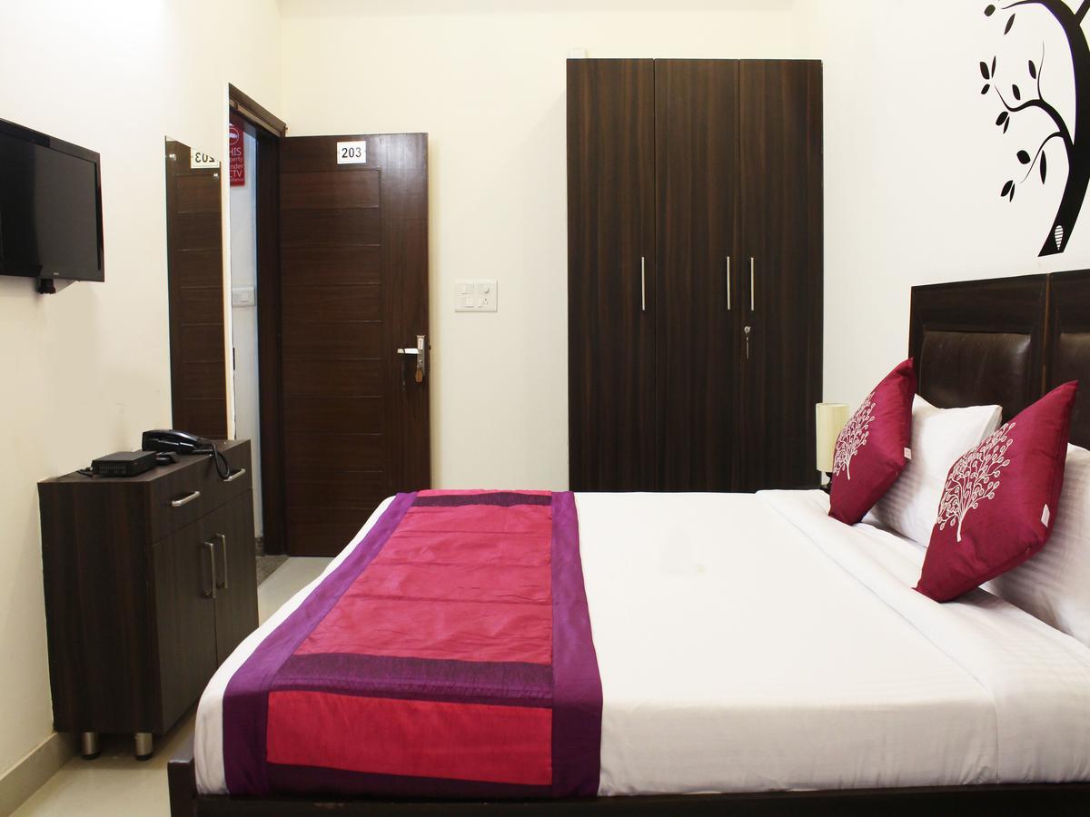 Oyo 2384 Hotel Epic Inn Gurgaon Exteriör bild